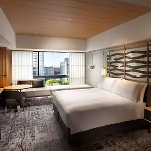 5* ホテル Hilton
